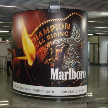 Werbung Säule Flughafen Frankfurt